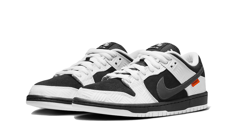 SB Dunk Low X Tightbooth